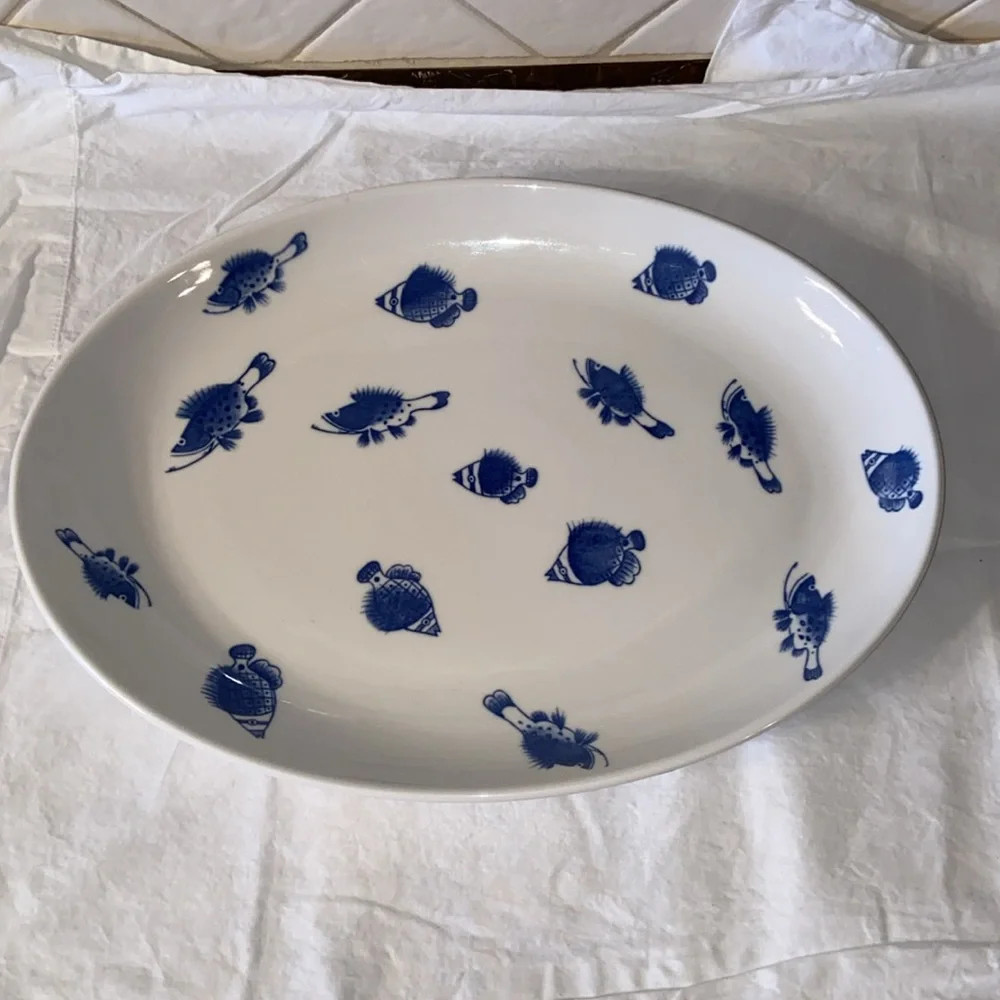 Vintage Like new Crate & Barrel Fish serving Platter